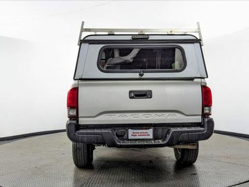 Used 2022 Toyota Tacoma SR image 7