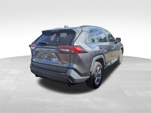 Used 2020 Toyota RAV4 XLE image 7