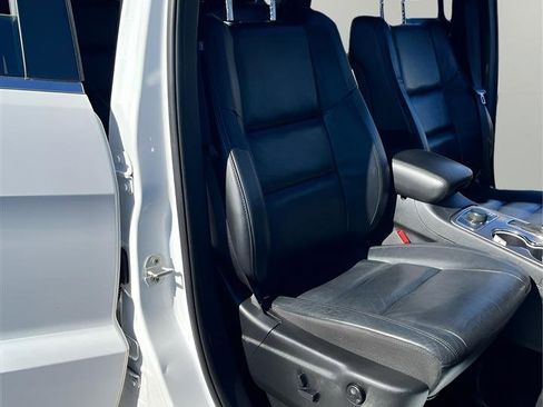 Used 2019 Jeep Grand Cherokee Limited image 24