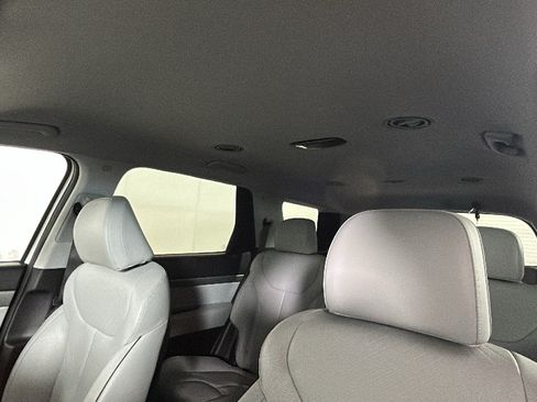 Used 2025 Hyundai Palisade SEL FWD image 12