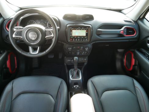 Used 2023 Jeep Renegade Trailhawk w/ Trailhawk Elite Group AWD/4WD image 10
