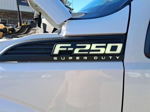 Used 2012 Ford F250 Lariat w/ Lariat Interior Pkg image 36