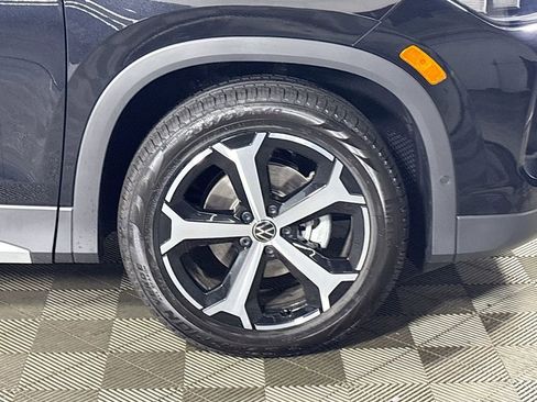 New 2025 Volkswagen Tiguan SE image 22