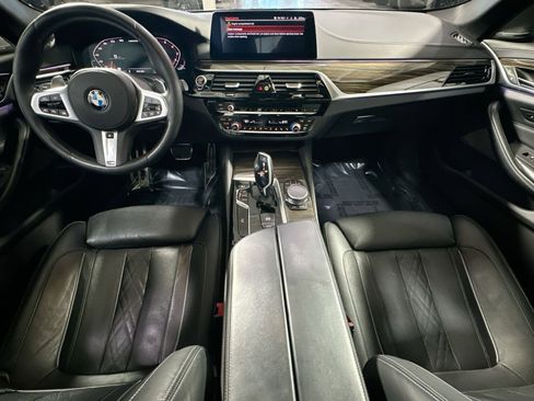 Used 2020 BMW M550i xDrive image 33