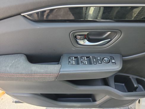 Certified 2025 Honda Pilot Sport image 12