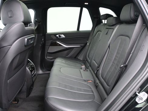 Used 2021 BMW X5 xDrive40i w/ Premium Package image 11