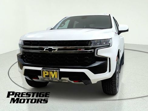 Used 2022 Chevrolet Suburban Z71 w/ Luxury Package AWD/4WD image 2
