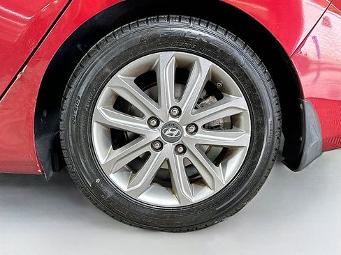 Used 2015 Hyundai Elantra SE w/ Option Group 02 FWD image 30