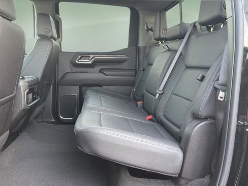 Used 2024 Chevrolet Silverado 1500 LTZ AWD/4WD image 17