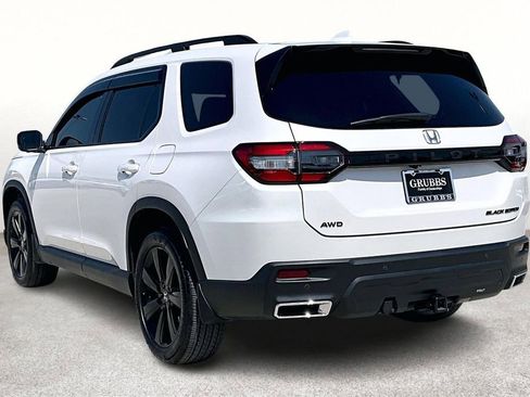 Used 2025 Honda Pilot Black Edition image 2