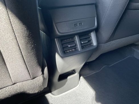 New 2026 Chevrolet Equinox LT image 7