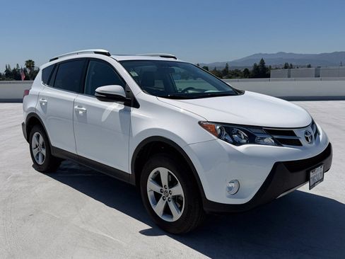 Used 2015 Toyota RAV4 XLE FWD image 2
