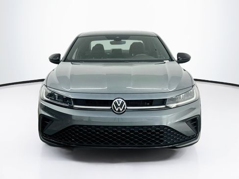 Used 2025 Volkswagen Jetta Sport FWD image 2