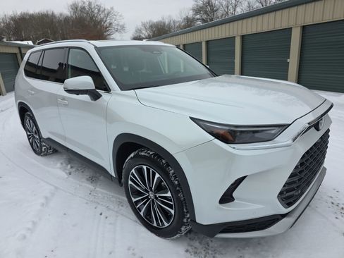 Certified 2025 Toyota Grand Highlander AWD Hybrid image 9