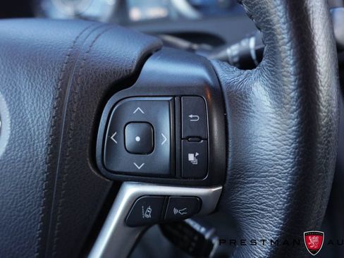 Used 2019 Toyota Sienna XLE w/ XLE Navigation Package FWD image 28
