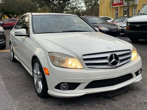 Used 2010 Mercedes-Benz C 300 Sedan image 4