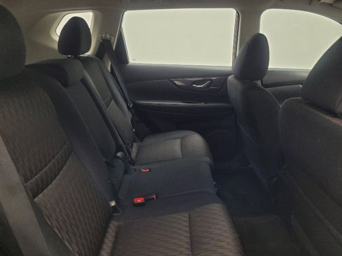 Used 2017 Nissan Rogue S FWD image 19