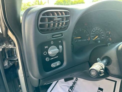 Used 2001 GMC Jimmy SLT AWD/4WD image 15