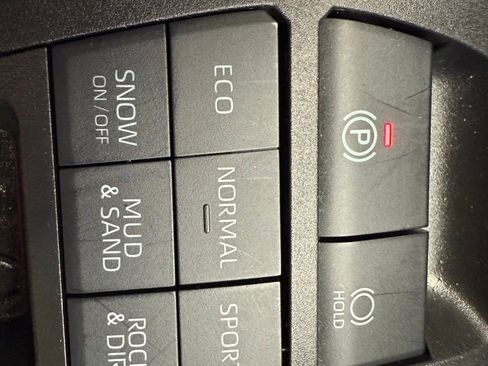 Used 2024 Toyota RAV4 LE image 38