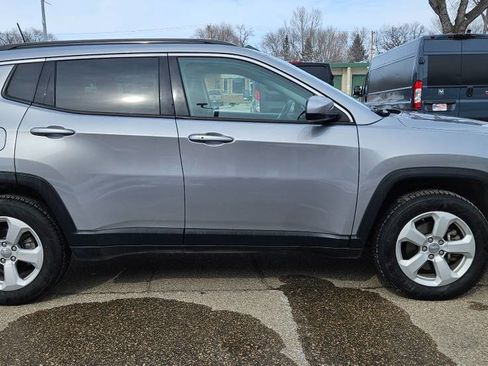 Used 2019 Jeep Compass Latitude image 4