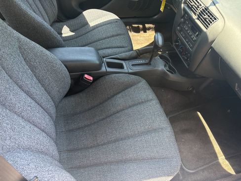 Used 2004 Chevrolet Cavalier Sedan w/ Preferred Equipment Group FWD image 7