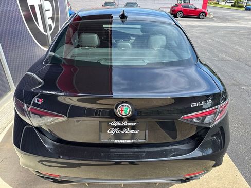 Used 2024 Alfa Romeo Giulia AWD image 13
