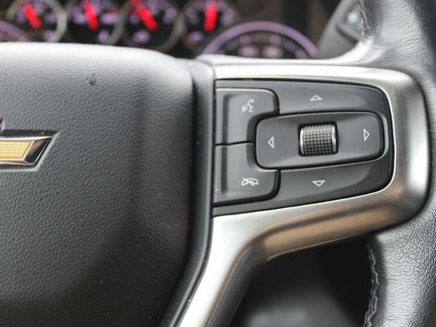 Used 2021 Chevrolet Silverado 1500 LT AWD/4WD image 11