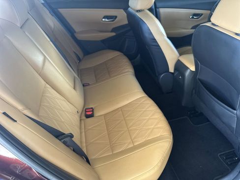 Used 2022 Nissan Sentra SV w/ SV Premium Package image 34