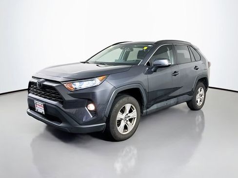 Used 2021 Toyota RAV4 XLE w/ Convenience Package image 2