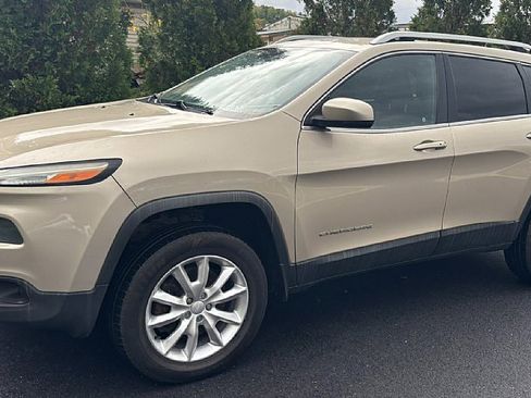 Used 2014 Jeep Cherokee Limited w/ Trailer Tow Group image 2