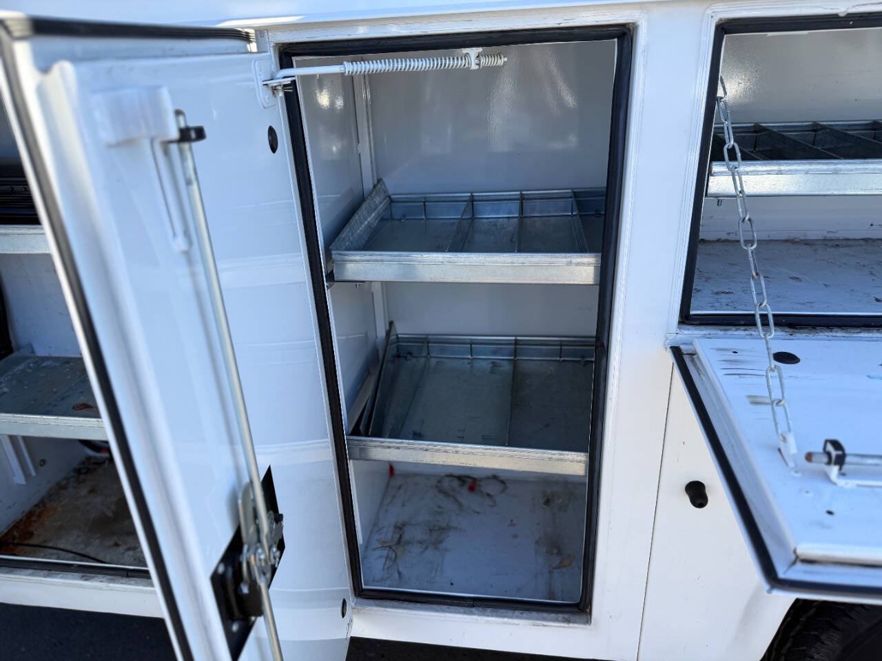 Used 2017 Ford E-350 and Econoline 350 Super Duty RWD image 16