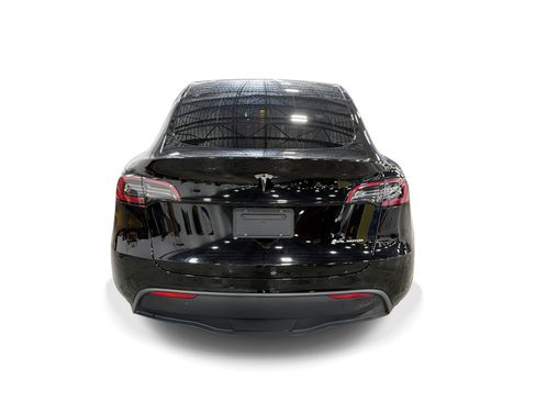 Certified 2023 Tesla Model Y Long Range AWD/4WD image 5