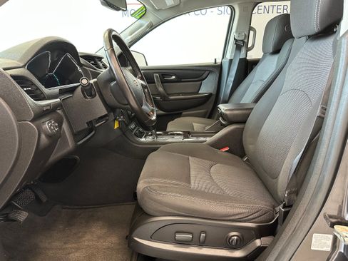 Used 2017 Chevrolet Traverse LT w/ Graphite Special Edition AWD/4WD image 10