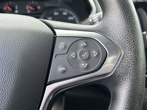 Used 2021 Chevrolet Traverse LS image 21