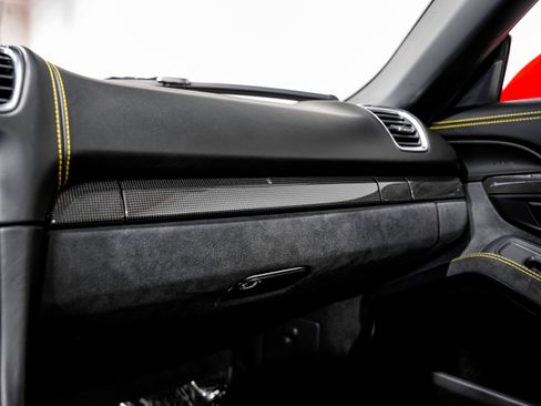 Used 2016 Porsche Boxster Spyder image 16