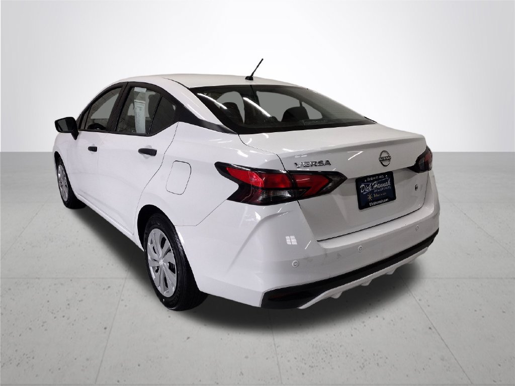 Used 2025 Nissan Versa S FWD image 11
