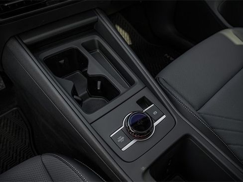 New 2025 Volkswagen Tiguan SE image 13