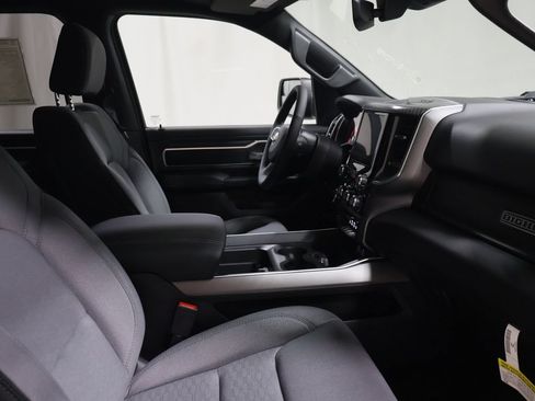 New 2026 RAM 1500 4x4 Crew Cab image 14