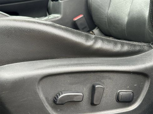 Used 2017 Nissan Rogue SL w/ SL Premium Package image 14