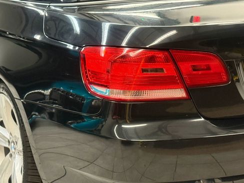 Used 2010 BMW 335i Convertible image 15