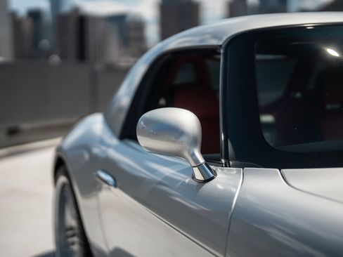 Used 2003 BMW Z8 RWD image 16