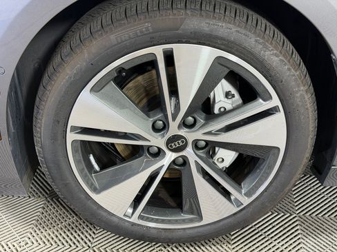 Used 2025 Audi A6 e-tron Premium Plus w/ Premium Plus RWD image 13