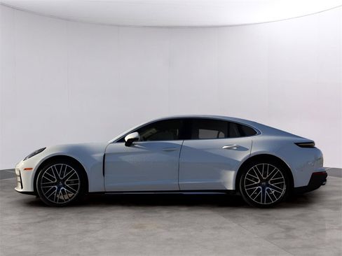 New 2026 Porsche Panamera image 2