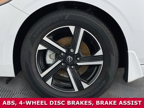 Used 2025 Nissan Sentra SV image 33