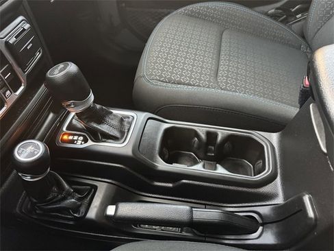 Used 2021 Jeep Wrangler Unlimited Islander image 26