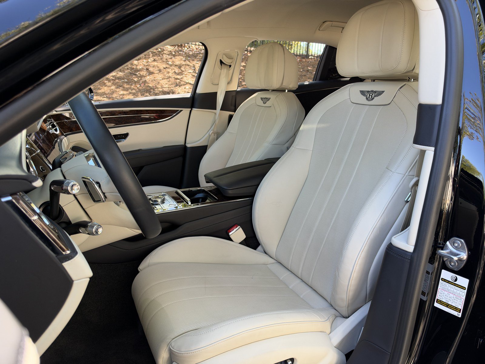 Certified 2023 Bentley Flying Spur V8 AWD/4WD image 16