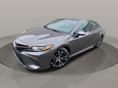 Used 2020 Toyota Camry SE image 34