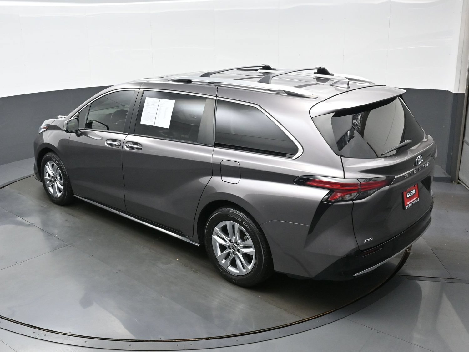 Used 2022 Toyota Sienna Limited AWD/4WD image 40