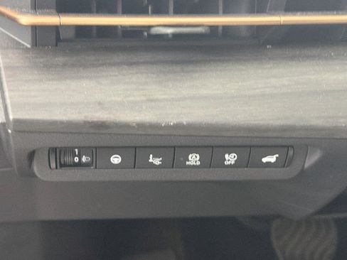Used 2024 Nissan Ariya FWD image 16