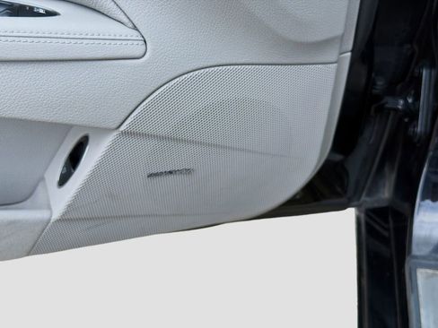 Used 2005 Mercedes-Benz E 320 Sedan image 22